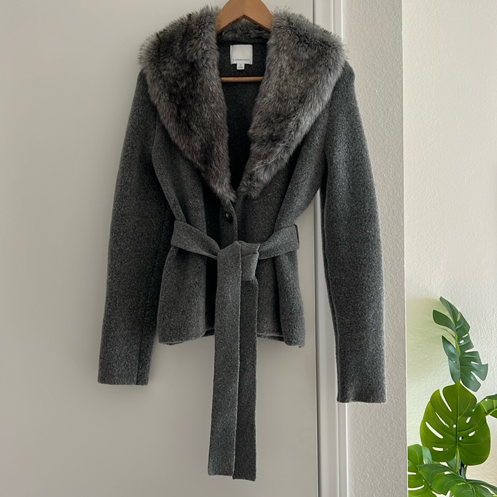 Free Shipping! Anthropologie Faux Fur Sweater Cardigan Grey Wool V Neck Jacket - Picture 3 of 9